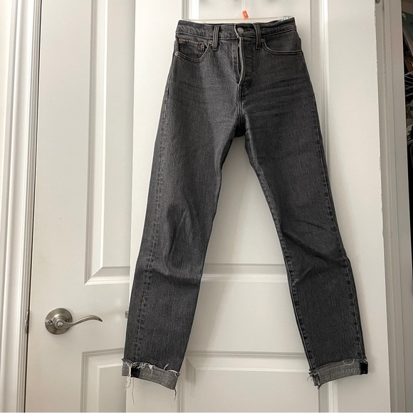 Levi’s Straight Leg Jeans - Picture 1 of 9